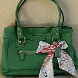 Coach Penelope Green Pebbled Leather Shoulder Tote Carryall Bag Purse F14686
